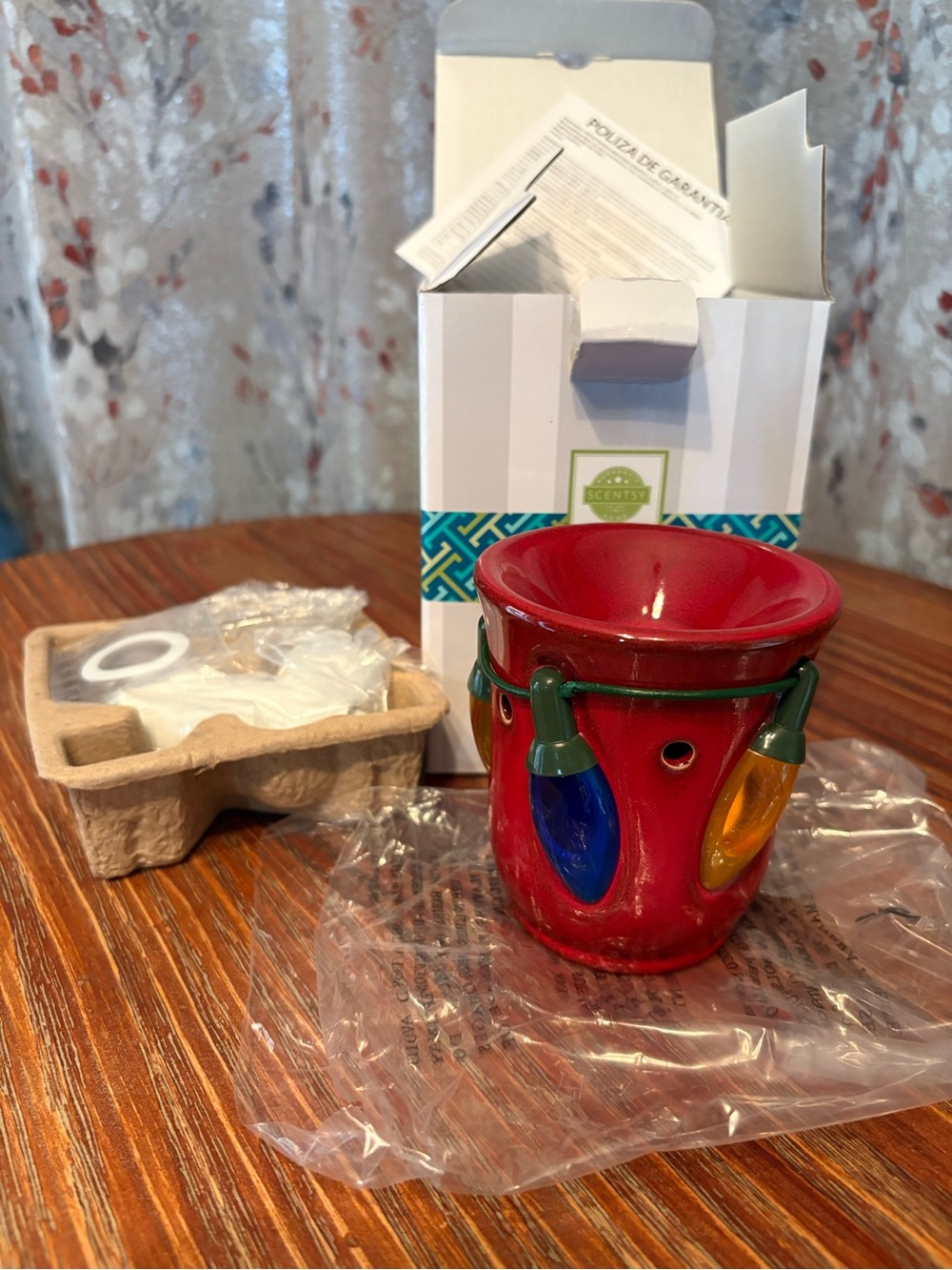 Scentsy Red Ceramic Holiday Light Bulb Wax Warmer